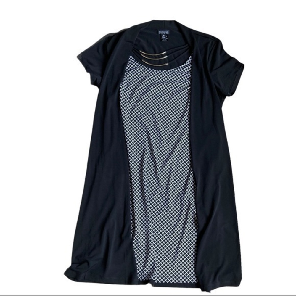En Focus Studio size 10 short sleeve blouse silver